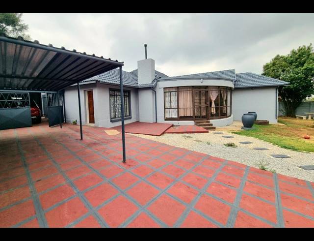 3 BEDROOM HOUSE FOR SALE IN LINMEYER
